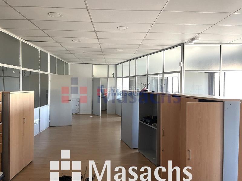 Foto 51e3b0c8-ccf1-48ad-b63e-da2fe46b1852. Rent industrial building in Can Parellada Terrassa