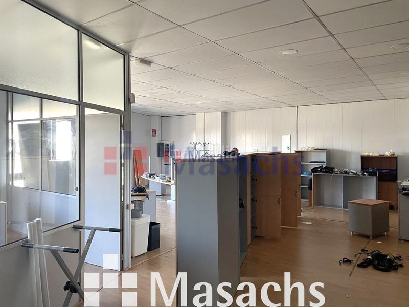 Foto ee0cb1c4-6bcb-4201-8df3-c107e05b5640. Rent industrial building in Can Parellada Terrassa