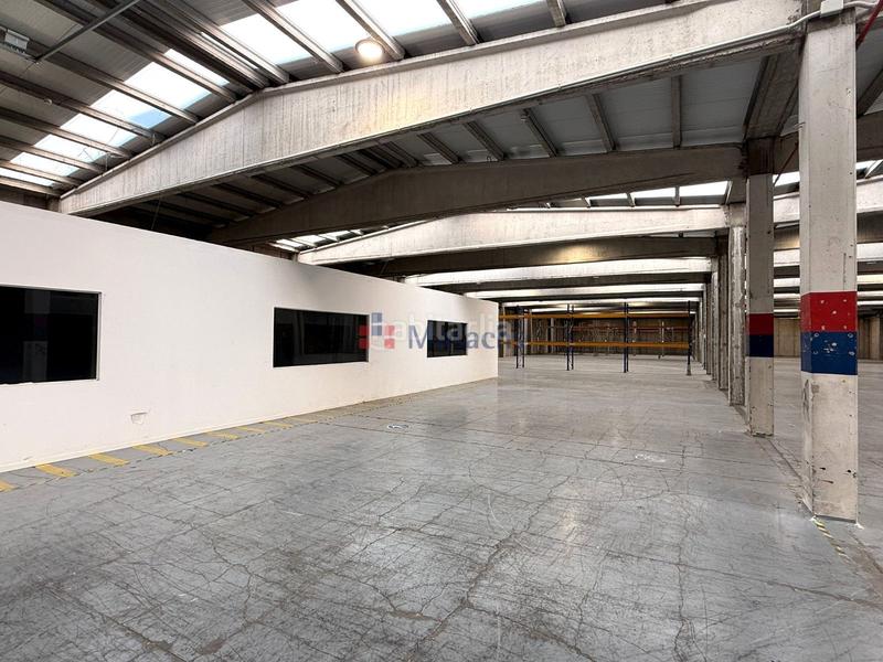 Foto 30a25e1c-5ad5-42ff-84e0-feadf6e86775. Affitto capannone industriale in Polígon Industrial Santa Margarida Terrassa