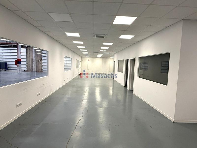 Foto 720a6570-10ae-43cf-9540-f57d931142c2. Affitto capannone industriale in Polígon Industrial Santa Margarida Terrassa