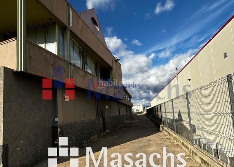 Foto 1531189f-7e36-4e9d-b339-2c1e9a34ea4f. Capannone industriale in Can Parellada Terrassa