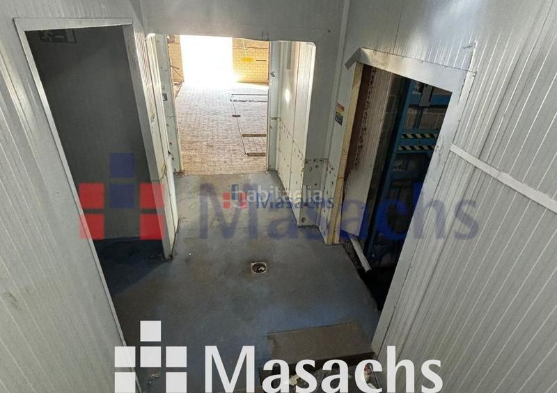 Foto c232b30a-6445-4ac9-9dfe-257969e82323. Capannone industriale in Can Parellada Terrassa