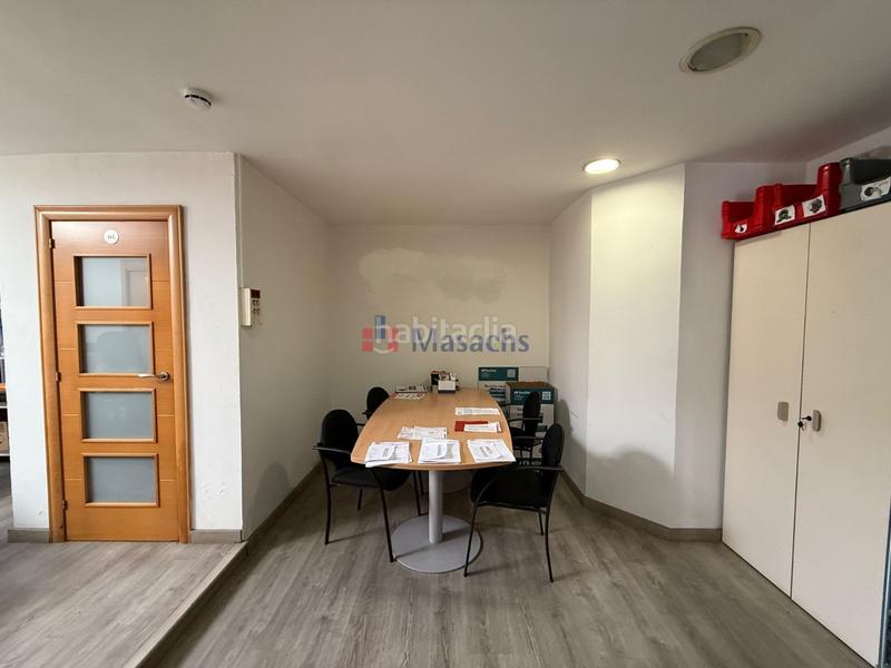 Foto f594e610-3990-449c-8dee-cb42fb41a819. Affitto capannone industriale in Santa Coloma de Cervelló