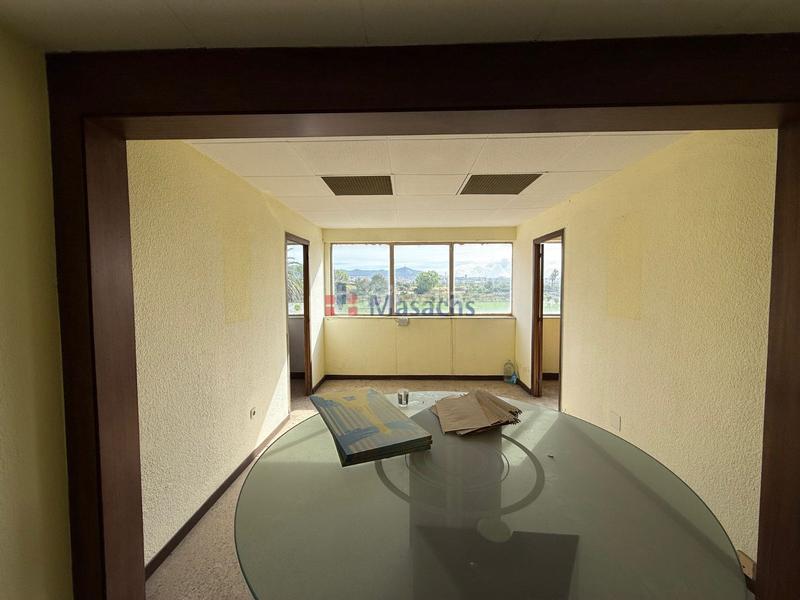 Foto 50d56ace-bd58-4f5a-9d3d-ba47a85ae385. Affitto capannone industriale in Santa Coloma de Cervelló