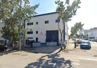 Miete Fabrikhalle in Almeda - El Corte Inglés. Nave industrial en alquiler en cornellà  800 m con oficinas y pa
