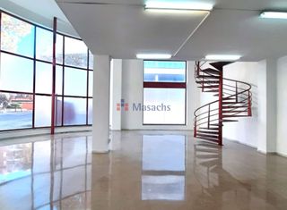 Lloguer Local Comercial a El Pedró. Local comercial en alquiler en cornellà de llobregat, con 174 m2