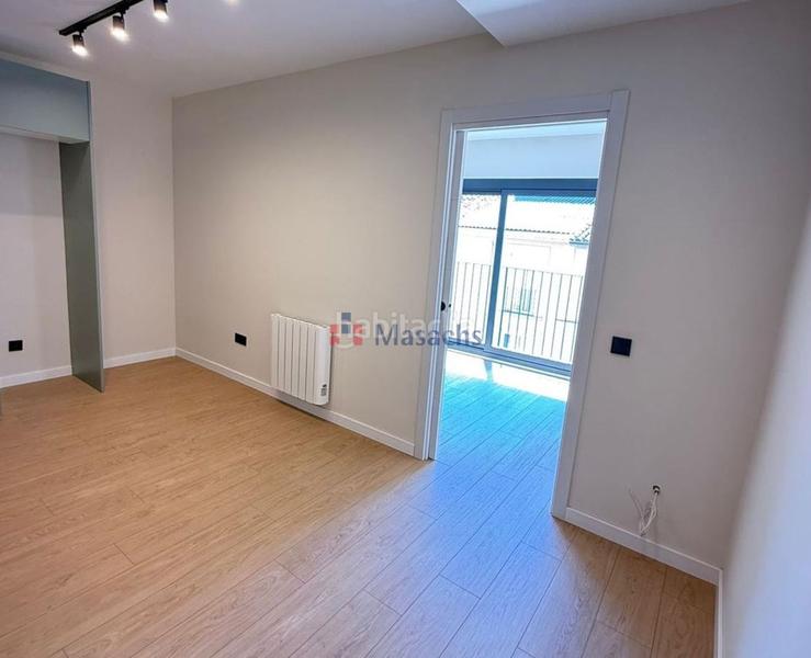 Foto efa315d3-0e81-444f-928a-fc4d2189cb8e. Oficina a Barri del Centre Terrassa