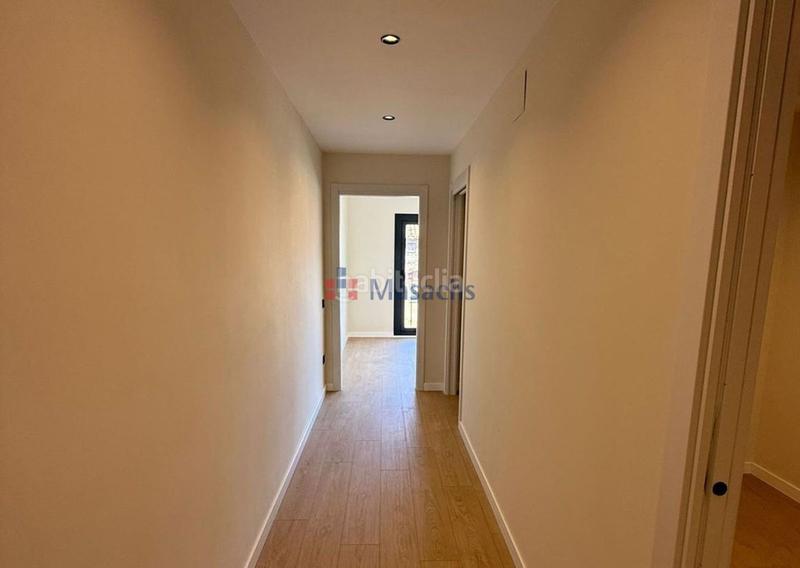 Foto 47617d57-d70b-4519-8463-4afc0ef8e944. Oficina amb calefacció a Barri del Centre Terrassa