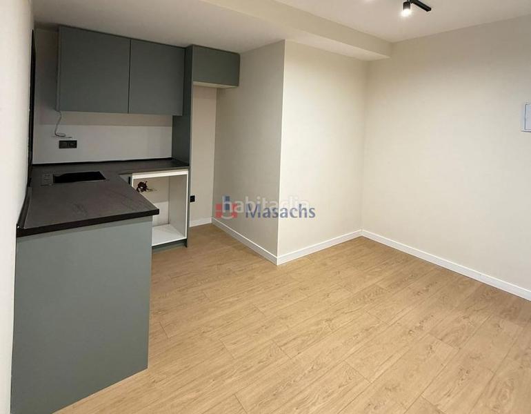 Foto 501b8aa9-e81e-4e2a-8359-f0f18ee8abc2. Oficina amb calefacció a Barri del Centre Terrassa