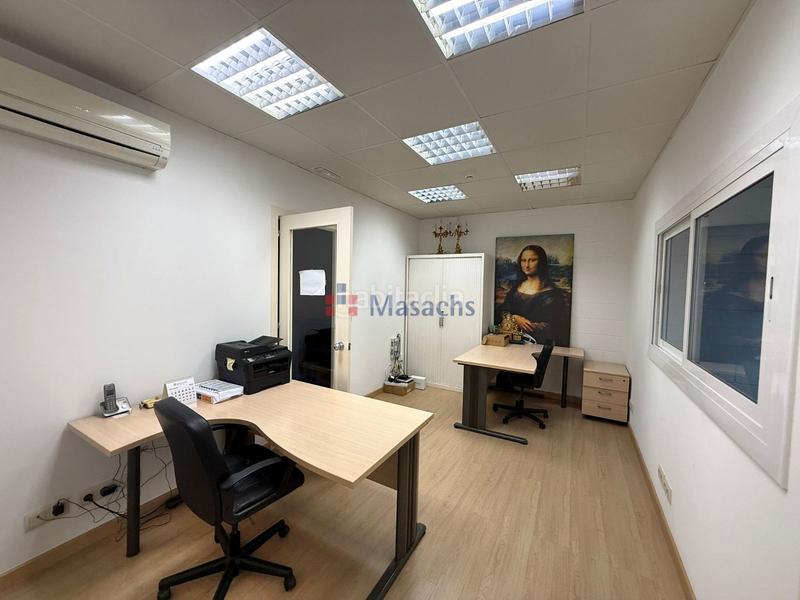 Foto 03a0223c-ff0a-4b8a-92a4-efcc0a1dd21f. Bâtiment à usage industriel dans Zona Industrial Rubí