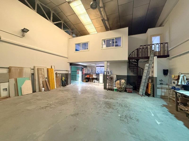 Foto 94256573-45e9-4655-84e2-120303c9bb6d. Bâtiment à usage industriel dans Zona Industrial Rubí