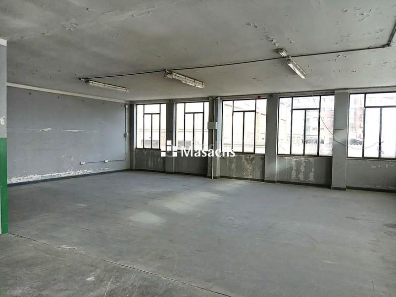 Foto d704edeb-eab8-4972-ab95-a5fb434037f1. Nau industrial a Gràcia Sabadell