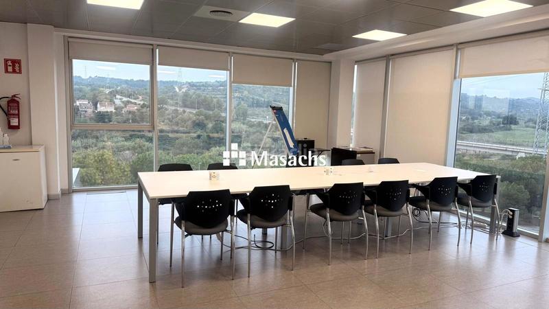 Foto 6e0c4b3a-8e28-405a-8b9b-91e0391d962d. Affitto ufficio con parcheggio in Les Fonts Terrassa