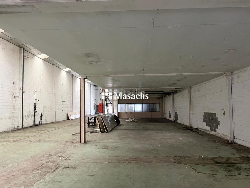 Foto 3904ddbf-78a7-4359-b00e-2cf4af781fee. Bâtiment à usage industriel dans Zona Industrial Rubí