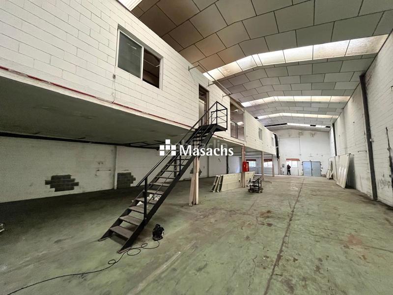 Foto 4838404f-ebff-40bb-a960-9d71cab028c3. Bâtiment à usage industriel dans Zona Industrial Rubí