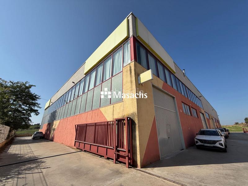 Foto 04a2213f-f85f-4a7d-93b3-aa904b096f04. Fabrikhalle in Navàs