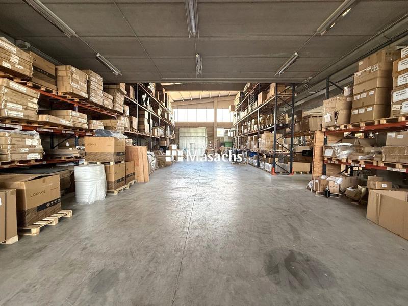 Foto 2336e467-ec2b-4a62-b078-7c62e8d7a460. Fabrikhalle in Navàs