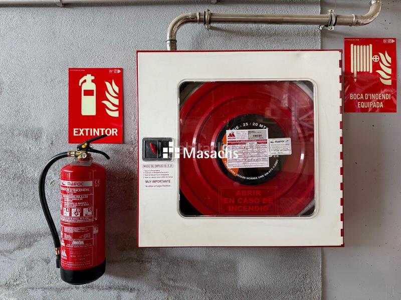 Foto 567d1111-0747-46a6-a683-bd5bbddcfce8. Fabrikhalle in Navàs