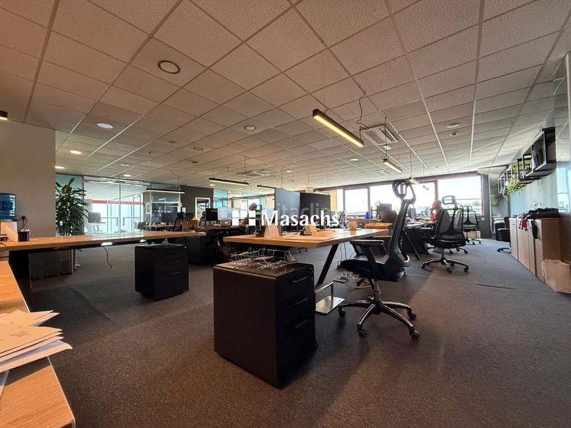 Foto 7e02c8e1-e107-484b-8a13-f04aa8d805fc. Fabrikhalle in Navàs