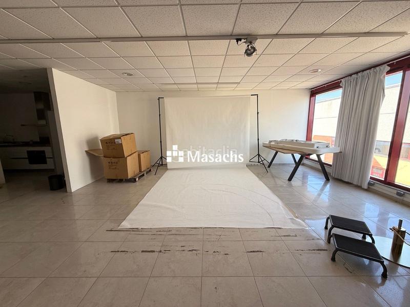 Foto a988bedd-c369-481b-bbe3-c72f3b0d52fd. Fabrikhalle in Navàs