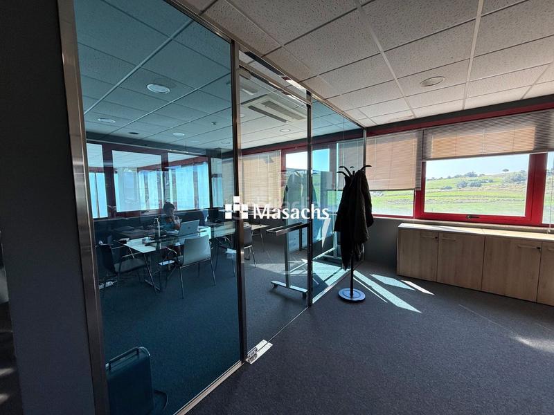 Foto c32a6afc-6abe-44cc-88da-7bb91e0fce58. Fabrikhalle in Navàs