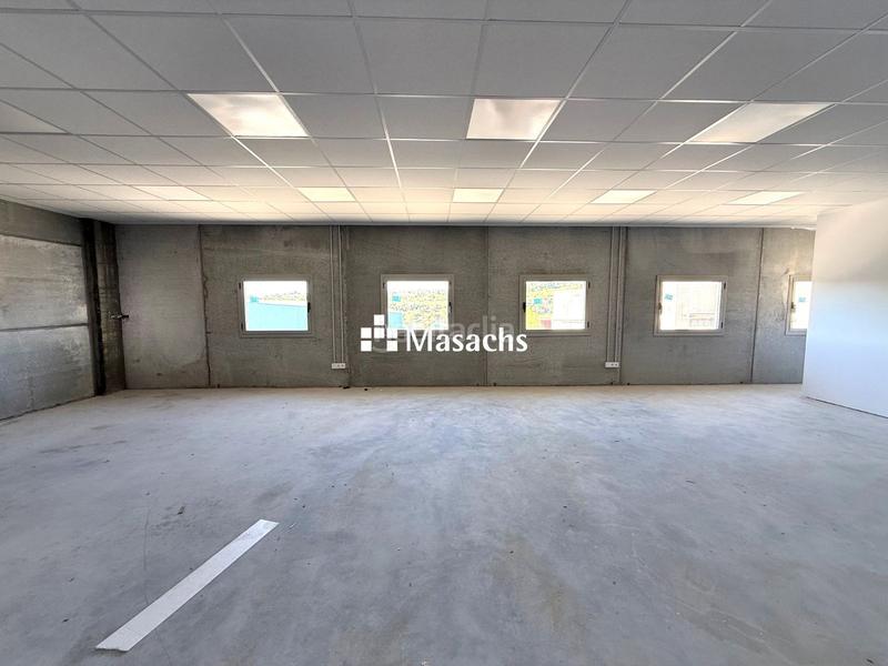 Foto e6119c8c-d03b-42d4-b737-91879bfac92f. Lloguer nau industrial a Can Vinyals Esparreguera