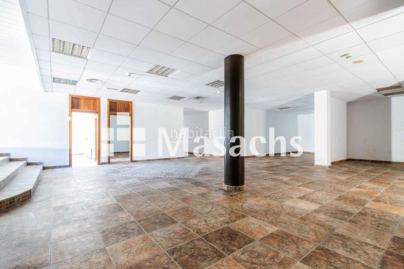 Foto c7726701-4e46-4175-9acd-d7fc2fe2f147. Locale commerciale in Zona Esportiva Terrassa