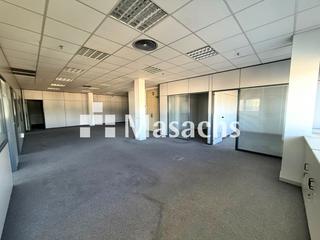 Alquiler Oficina en Zona Nord. En rubí