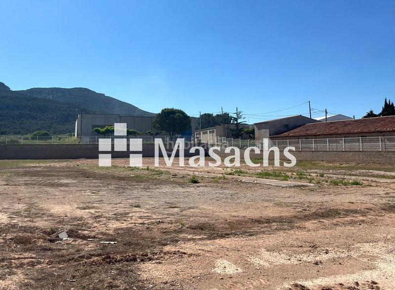 Foto 89f32450-d7f9-4646-a987-15e0c7122339. Lloguer nau industrial a Montblanc