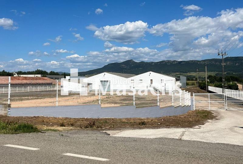 Foto c8c38083-9b88-4de5-87e9-eb6982d8cced. Lloguer nau industrial a Montblanc