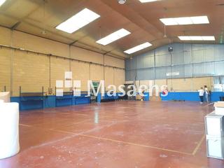 Fabrikhalle in Loeches