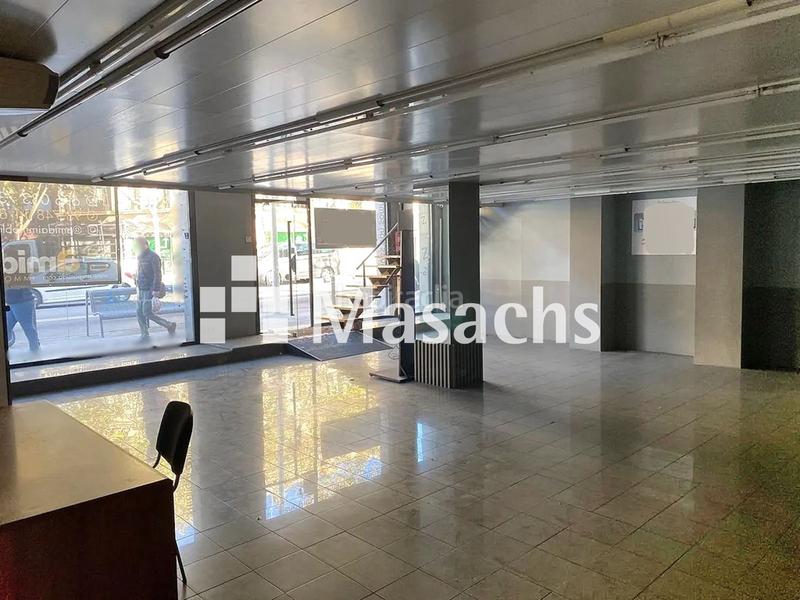 Foto 0c86ecbf-eb4e-4259-abd9-3a40f6ad3380. Lloguer local comercial a Creu Alta Sabadell