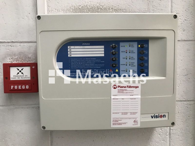 Foto df9417f9-7e1d-4d1a-8ff2-1e4dacf81f4e. Nau industrial a Progrés Rubí