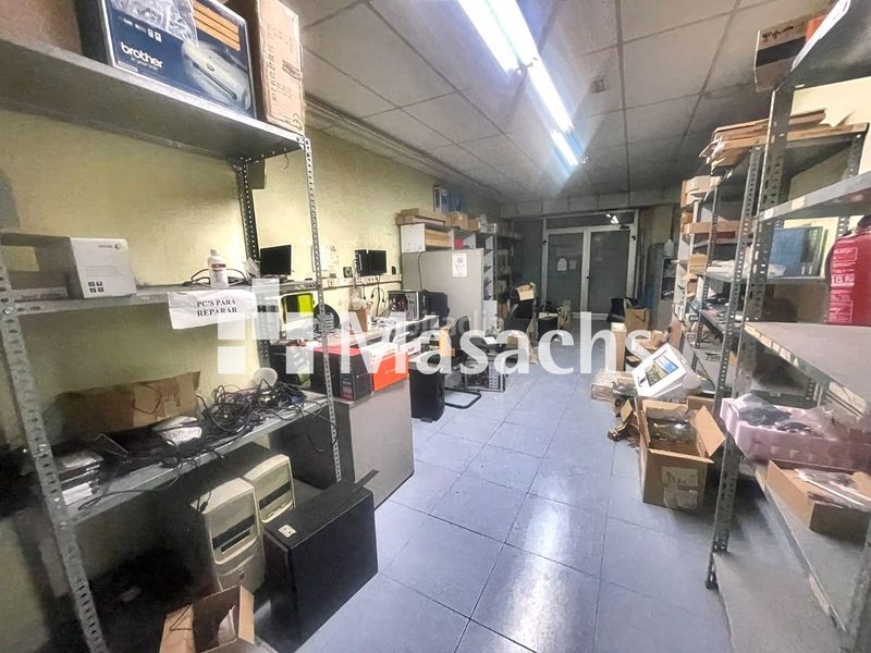 Foto 645f9d9a-a359-48d0-85a4-4f567d540924. Oficina a Centre Sabadell