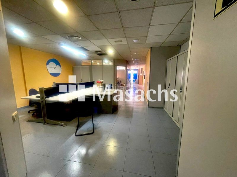Foto c5e27856-7ab1-4918-87f5-12302557a982. Oficina a Centre Sabadell