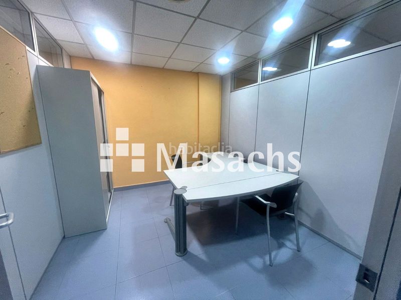 Foto cdea90be-49a1-46b4-95ec-069018d259ed. Oficina a Centre Sabadell