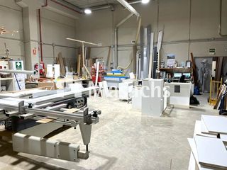 Lloguer Nau industrial a Les Fonts. En terrassa