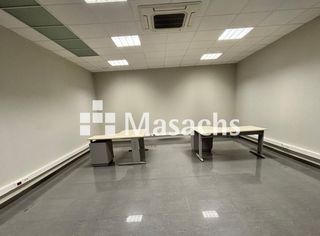 Rent Office space in Zona Nord. En rubí