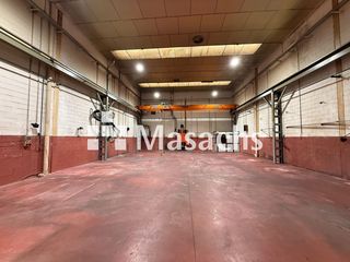 Lloguer Nau industrial a Zona Industrial. Nau industrial a ripollet de 485m2 amb pont grua