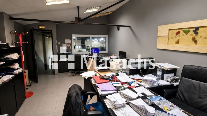 Foto 43a3d312-62e5-426d-9170-9aa0a63c3353. Nau industrial a Campoamor Sabadell