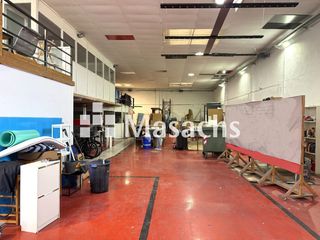 Affitto Capannone industriale in Can Roses. Nau de 450m2 amb oficines a rubi