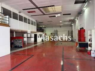 Alquiler Nave industrial en Can Roses. Nau de 450m2 amb oficines a rubi