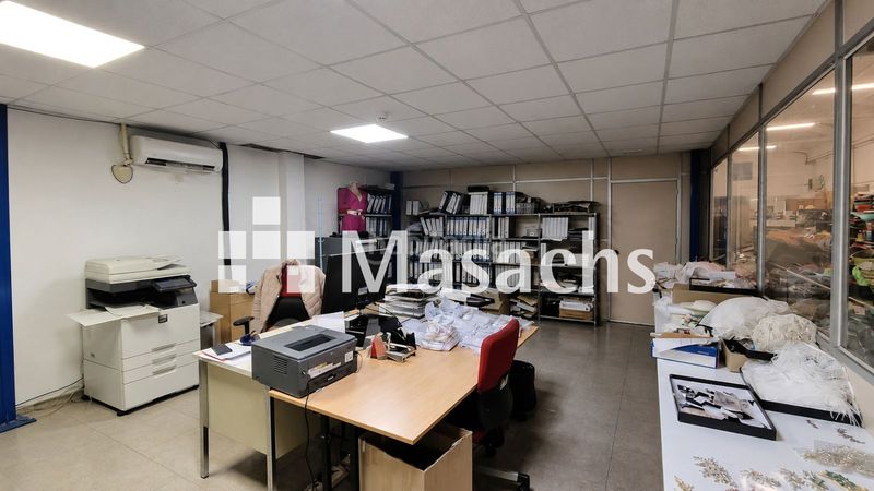 Foto ac3c0d67-6bf9-4662-8d0f-66c6ca0d6534. Nau industrial a Gràcia Sabadell