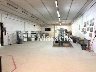 Miete Fabrikhalle in Egara. Nau indsutrial de 945m2 al polígon est de terrassa.