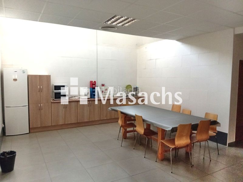 Foto af8b7d1d-015b-4476-822a-cc1bb7e2f8bf. Nave industrial nave tipo c en venta o alquiler en les , tarragona en Roquetes