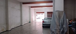 Local Comercial en Plaza Crevillente - Antiguos Juzgados - El Asilo. Local comercial con vados