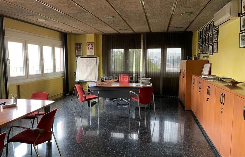 Foto 18ba6d26-231d-4f2a-abb7-606b9549c3d4. Geschäftsraum mit heizung in Polinyà