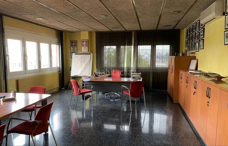 Foto 3ba9d377-79d4-4fd3-9c66-c992f18ca355. Geschäftsraum mit heizung in Polinyà