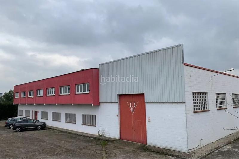 Foto a8361f26-9ab9-459a-9d19-e9b977462bce. Geschäftsraum mit heizung in Polinyà