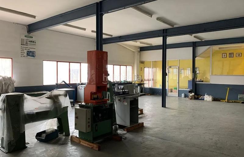 Foto d3cb2200-89db-4477-9987-529636b78e84. Geschäftsraum mit heizung in Polinyà